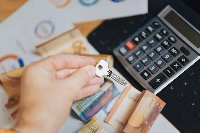 Frais d&rsquo;agence immobilière dans le Trièves et le Sud Grenoblois : qui paie quoi ?